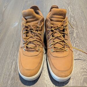 10.5 Timberland Shoes